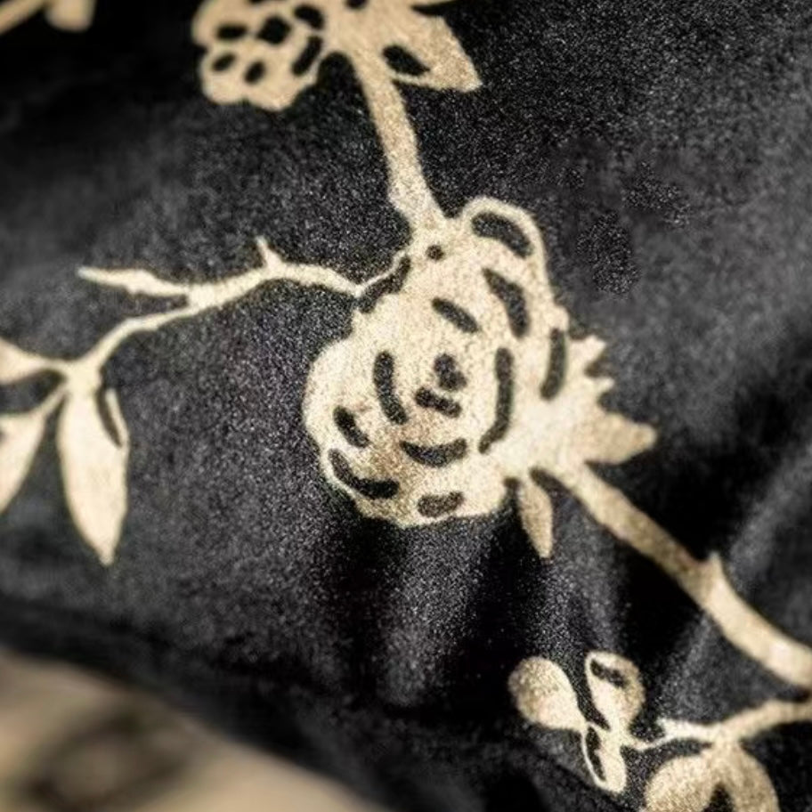"Estern Silhouettes" Flower Shadow Pattern Table Runner