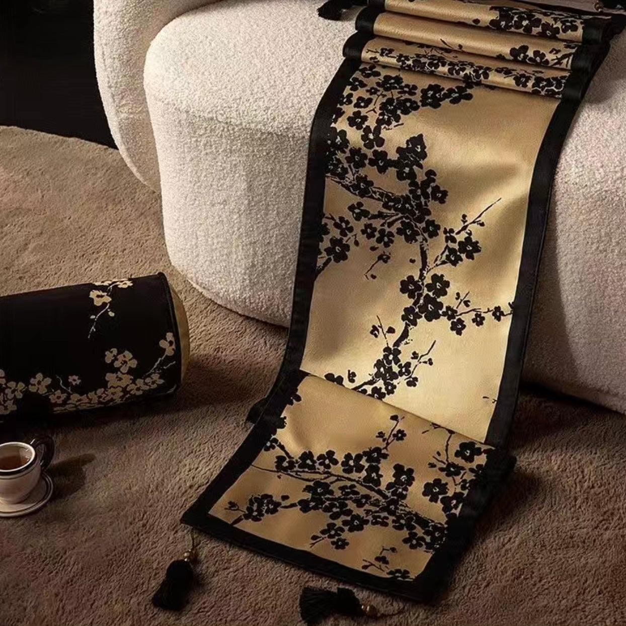 "Ink Charm" Plum Blossom Pattern Table Runner