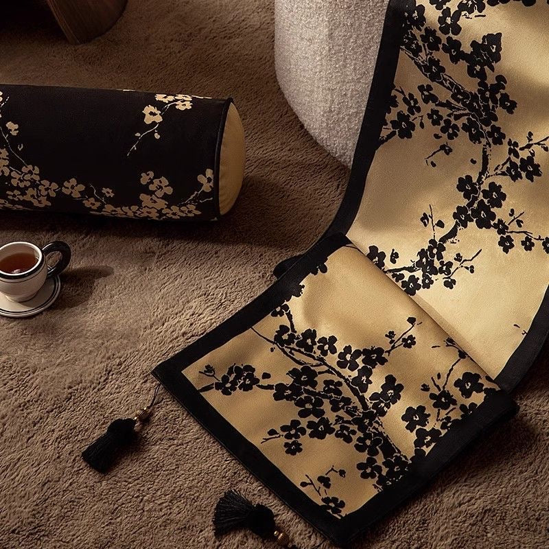 "Ink Charm" Plum Blossom Pattern Table Runner