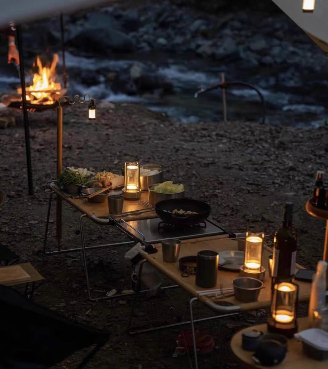 beach，ocean side，sea shore vibe，camping