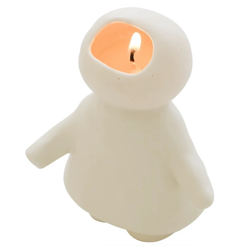 Creative minimalist flavorless candle with a sleek design, ideal for modern home decor and scent-free environments.