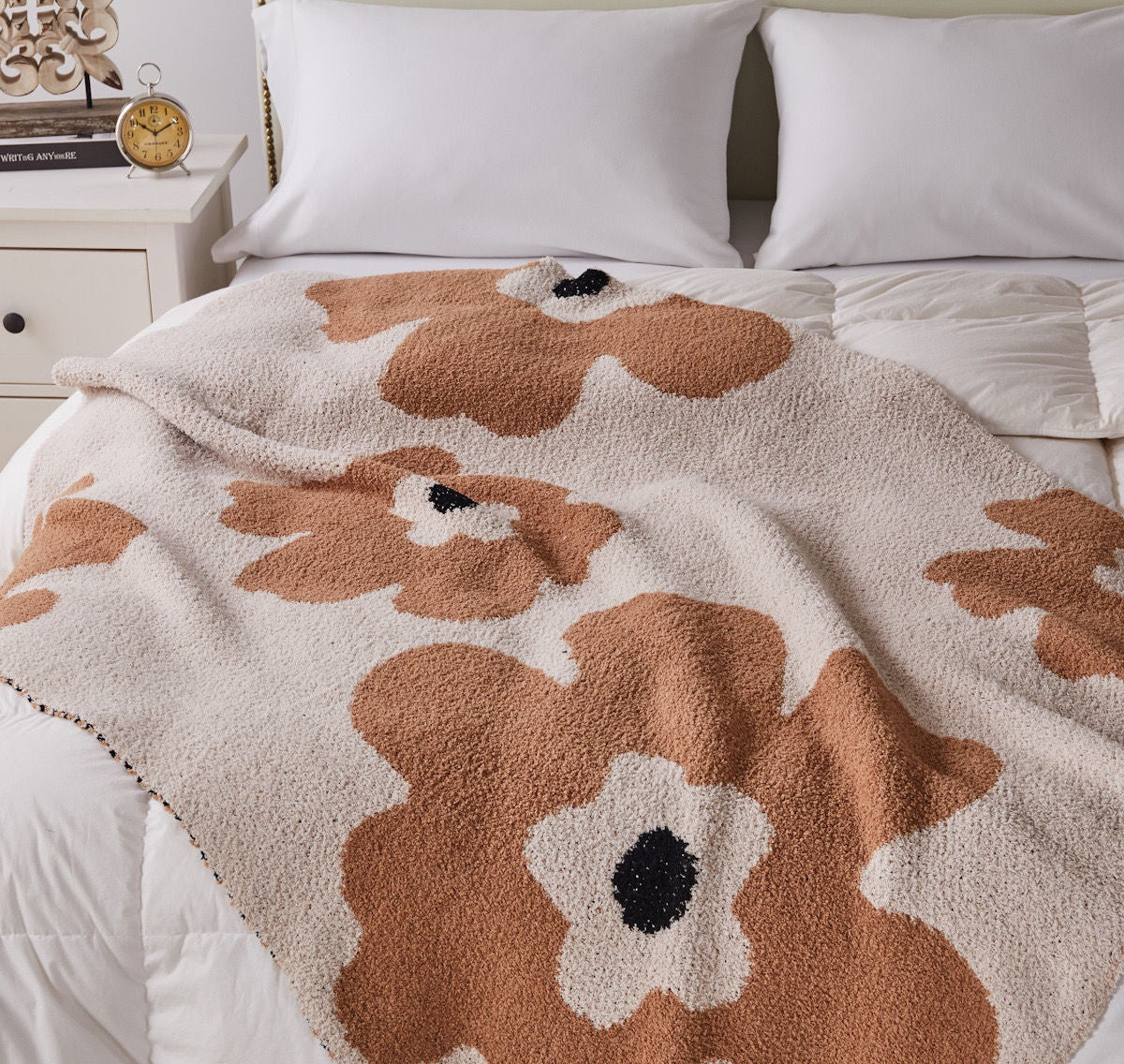 Flower Pattern Brown Throw Blanket, Cozy & Elegant Home Decor 