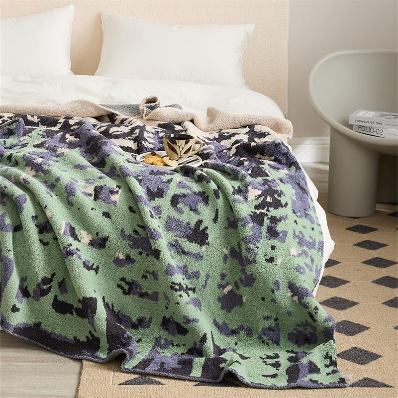 Green Forest Pattern Cotton Home Throw Blanket – A soft cotton throw blanket with a serene green forest design, adding a cozy and nature