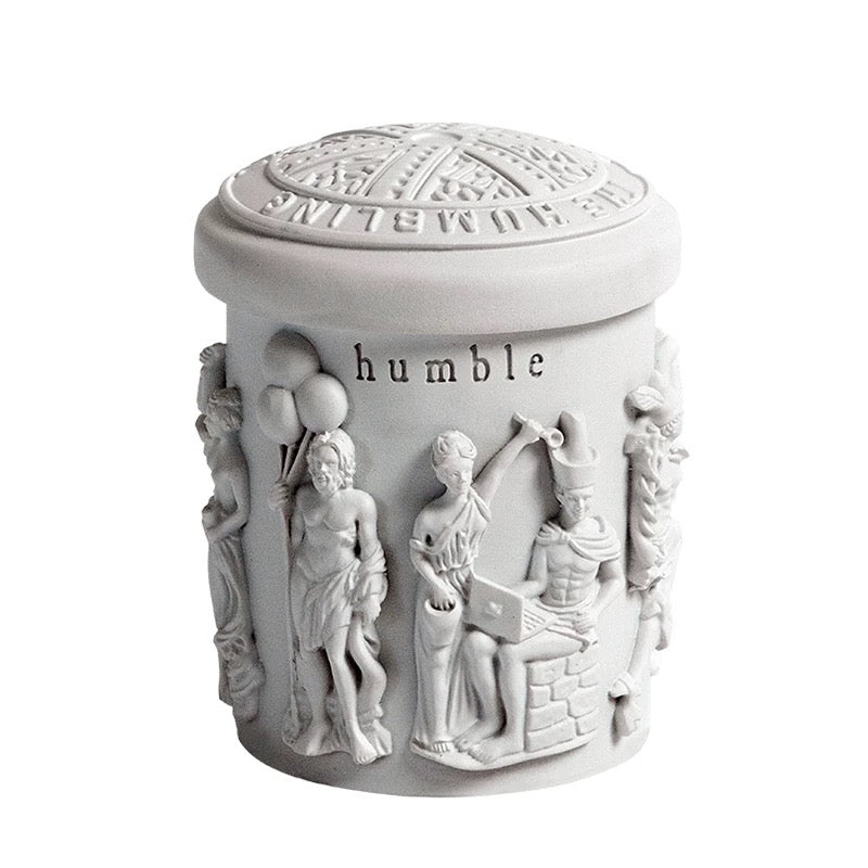 Parthenon Temple-shaped Woody Notes Scented Candle – A Greek-inspired scented candle shaped like the Parthenon, with a rich woody fragrance for a sophisticated touch to any room.