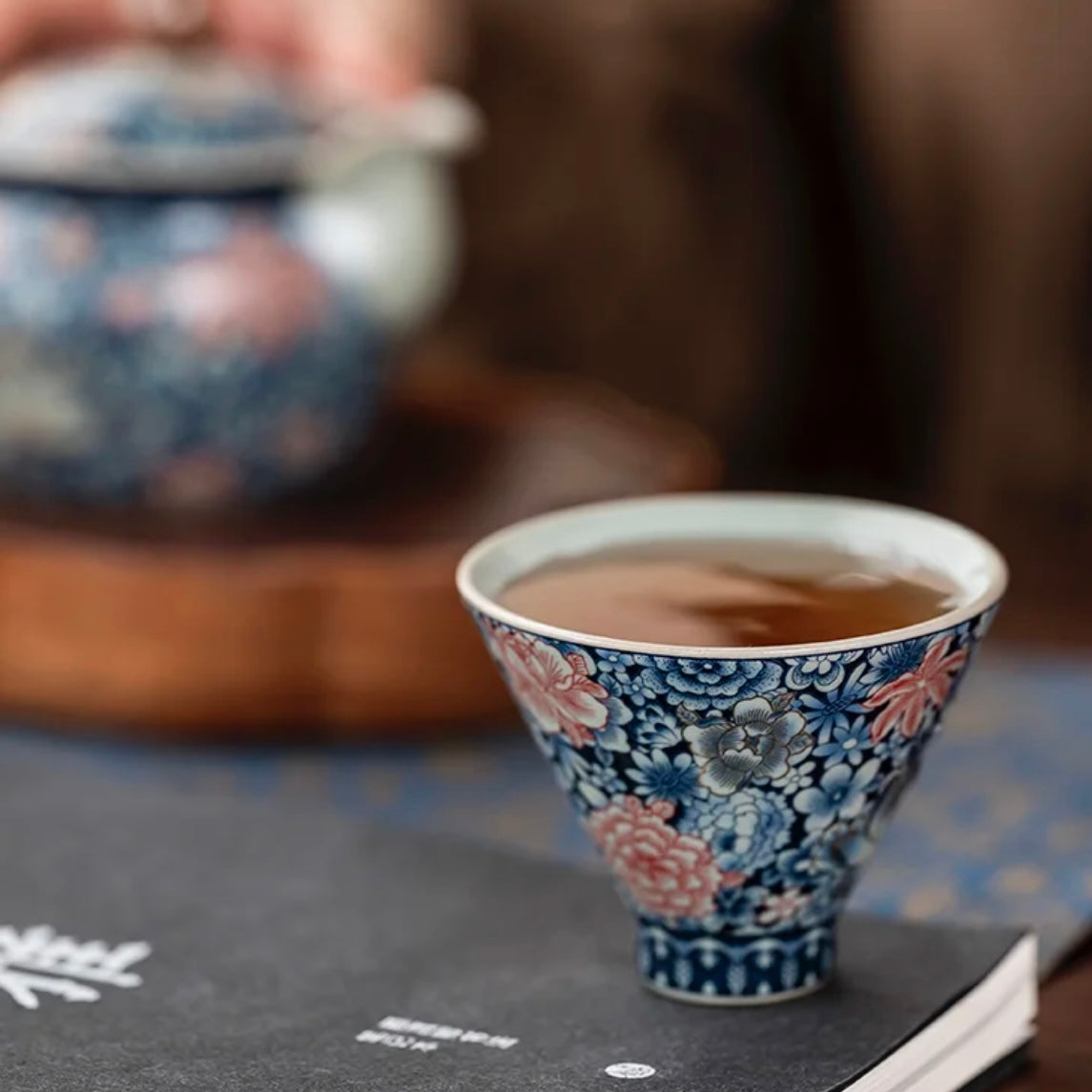 Petal traditional Chinese Ceramic Tea Cup, Elegant and Artistic oriental Teaware